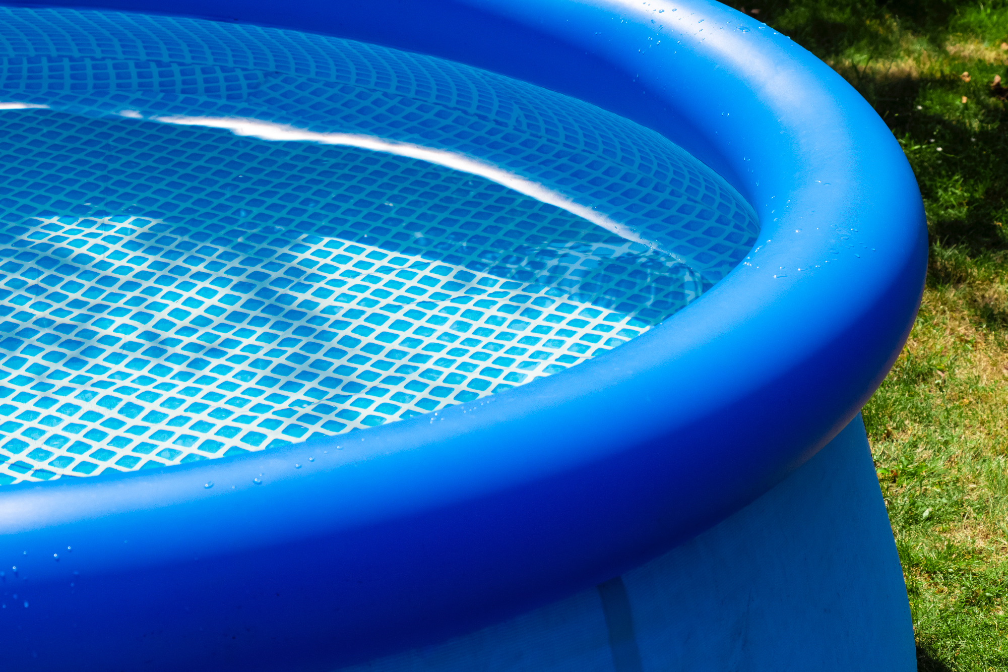 Intex bazeni so lahko zabavni za marsikatero zabavo